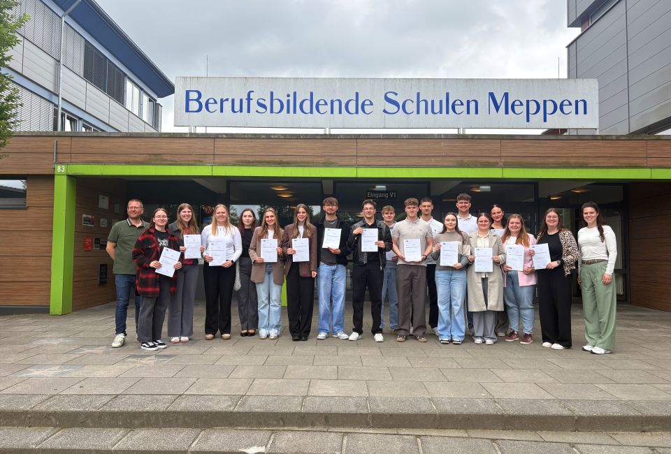 Image - Herzlichen Glückwunsch an unsere Bauzeichnerinnen und Bauzeichner!